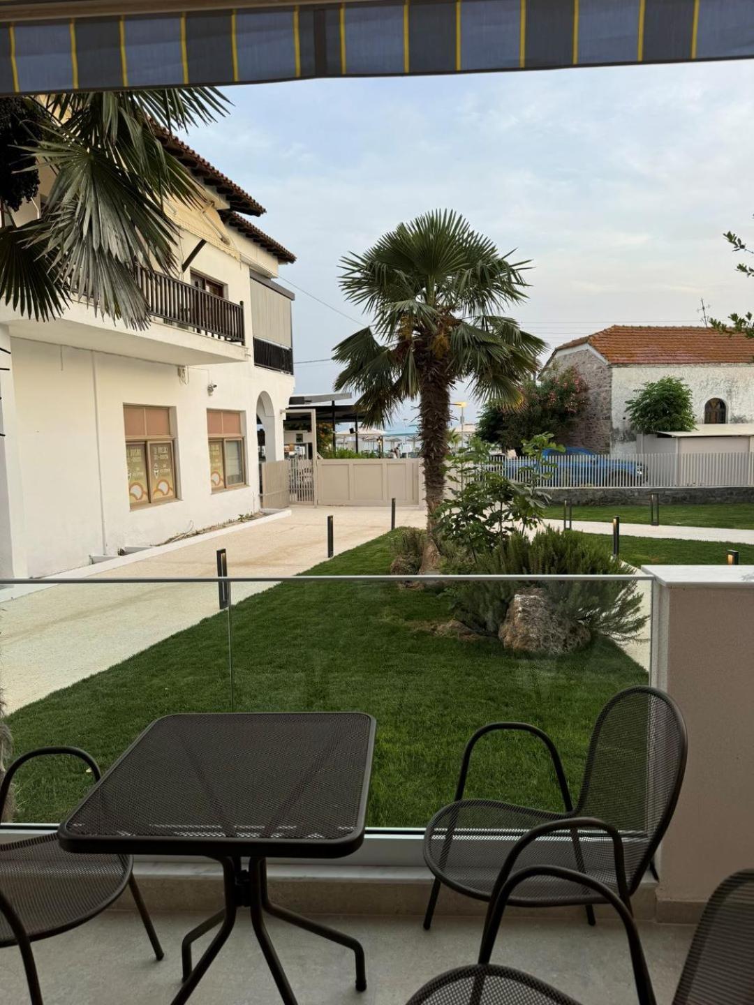 Studio Nikiti Beach Exterior foto